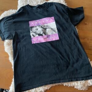 Bravado Ariana Grande concert tee short sleeve graphic tee womens size Large L